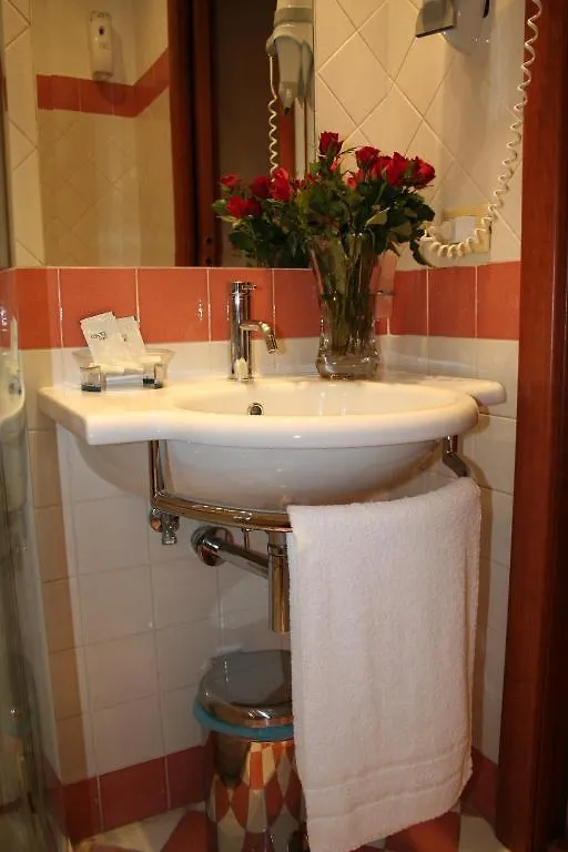 B&B Messina Rome 3*,